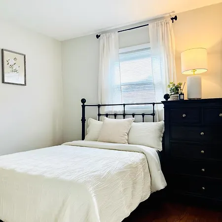 Charming And Convenient 3Br 1Ba Apt - Fully Furnished And Equipped - Fast Internet